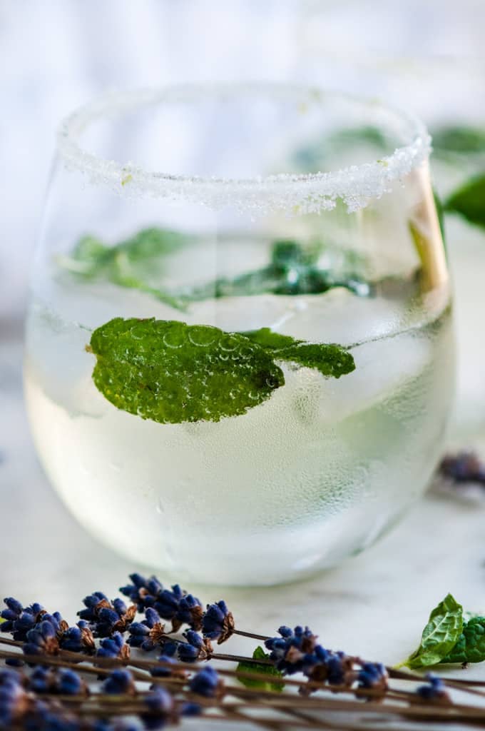 spritzer prosecco drink with fresh mint leaves