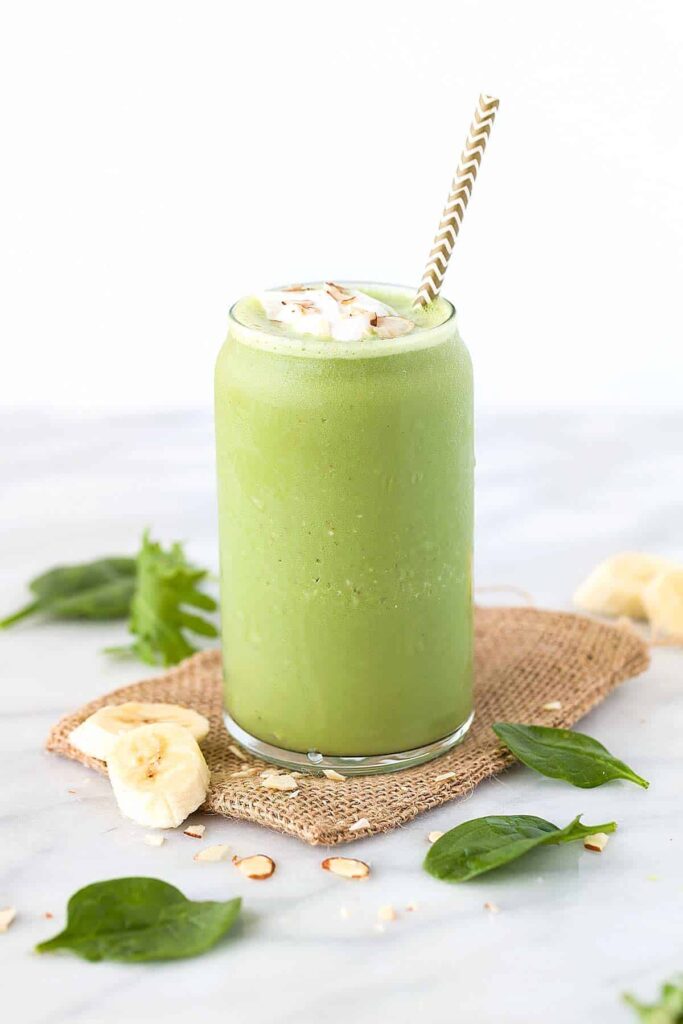 matcha green tea smoothie with bananas